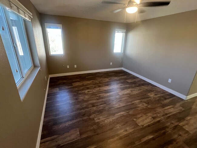 Building Photo - Located in the Southwest 3 Bed | 2.5 Bath | Loft | 2-Car Garage spacious backyard