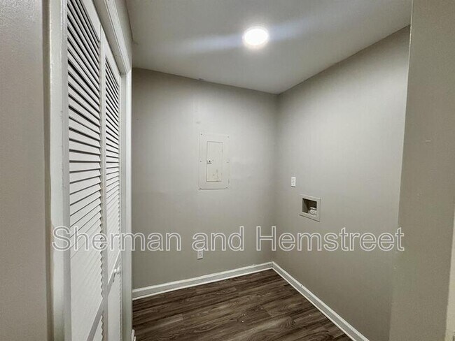 Building Photo - 308 Commons Dr