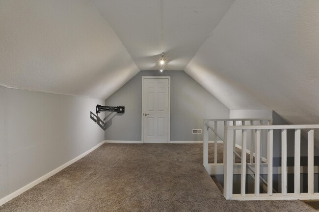 Building Photo - 693 Wilson Ave