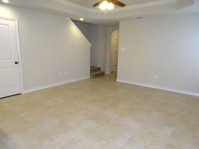Building Photo - 7010 Lakeview Dr.