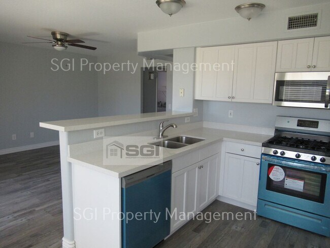 Building Photo - UPGRADED 3 BR CHANDLER HOME!