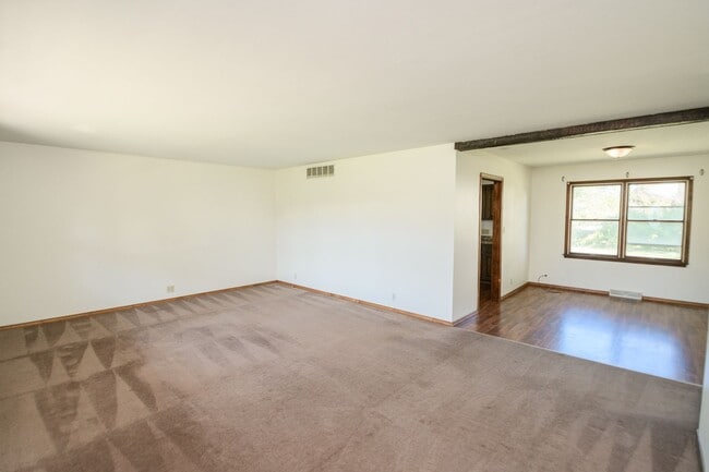 Building Photo - 3 bed 2 bath home in Wheeler