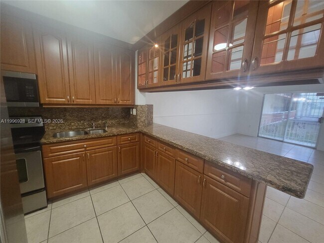 Building Photo - 1275 W 35th St