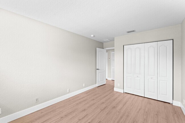 Building Photo - 266 Berenger Walk
