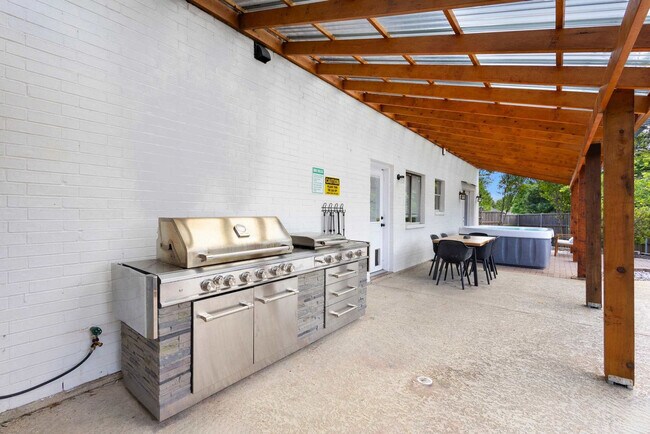 Building Photo - 3913 Baywatch Dr