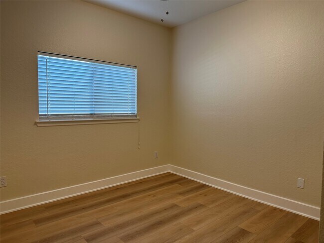 Building Photo - 7642 Chalk Hill