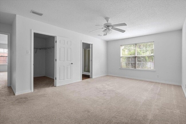 Building Photo - 2659 Rosebud Dr E