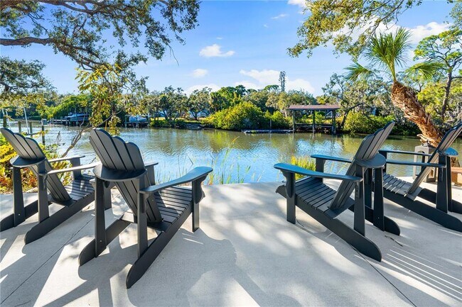 Building Photo - 2500 Monterey St