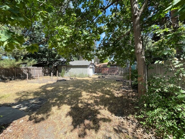Building Photo - Charming 2 Bedroom, 1 Bath Home in Boise’s...