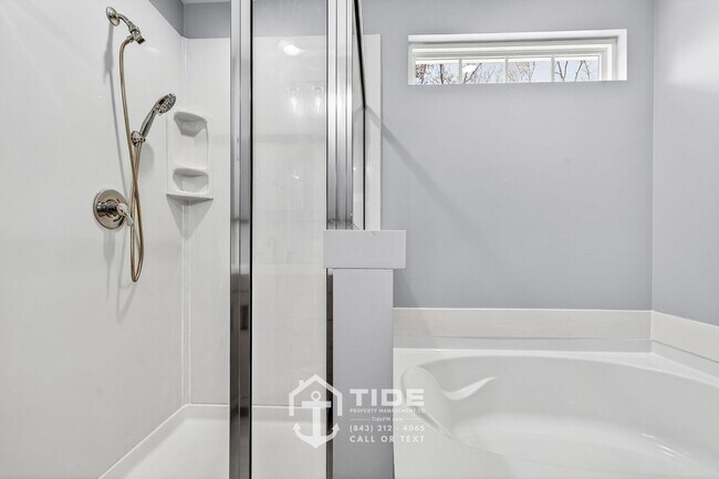 Building Photo - Spacious Living in Moncks Corner