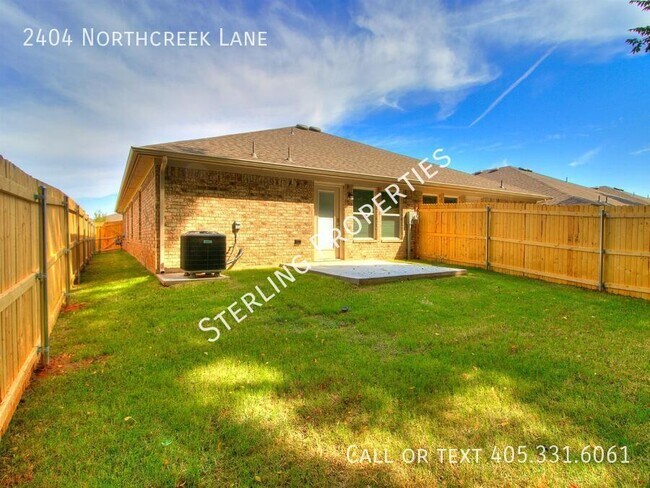 Building Photo - 2404 Northcreek Ln