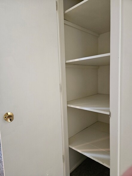 Building Photo - 351 W 200 S