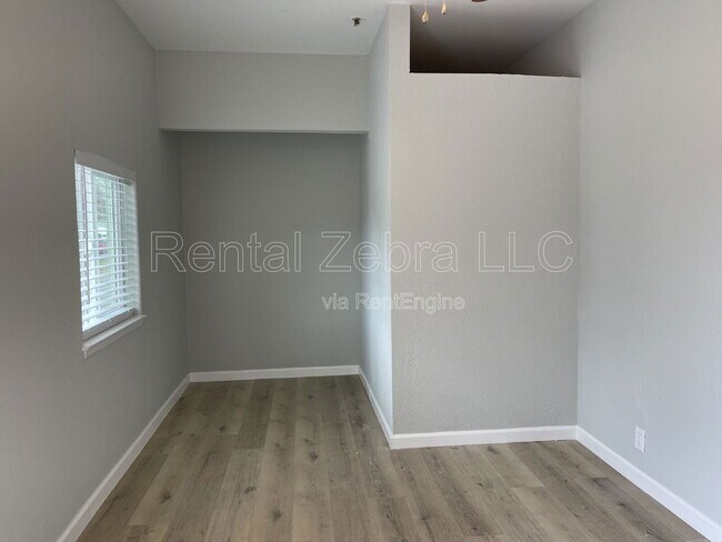 Building Photo - 343 Arlen Dr