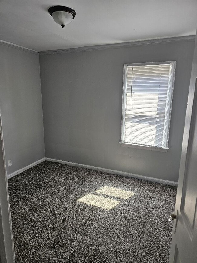 Building Photo - 5786 Neff Ave