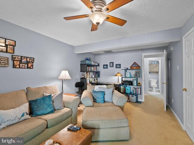 Building Photo - 1636 Fieldthorn Dr