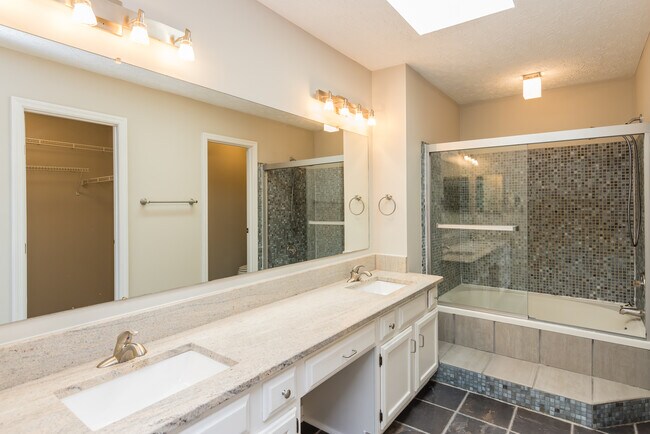 Building Photo - 6085 Tara Hill Dr