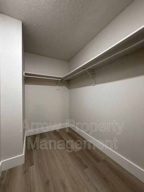 Building Photo - 2344 N 44th St