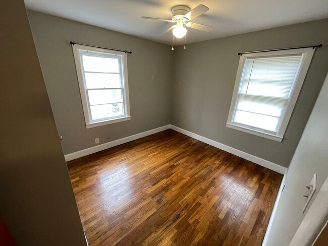 Building Photo - Cute Cottage Style Home For Rent