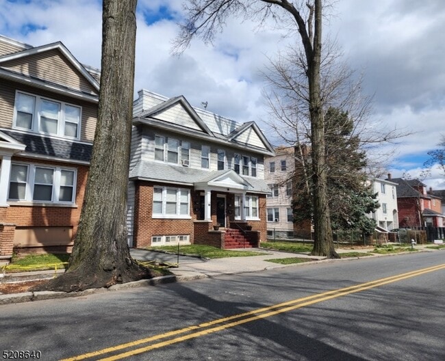 Building Photo - 316 Tremont Ave