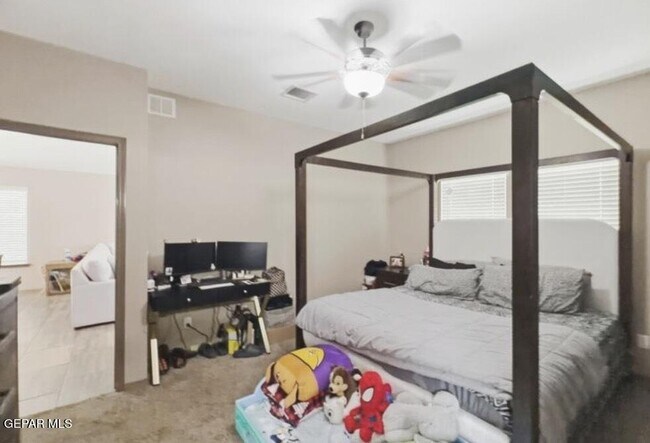 Building Photo - 14904 Tierra Coruna Ave