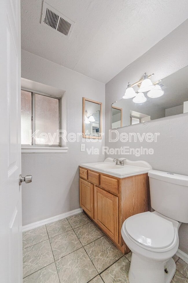 Building Photo - 4560 Eureka Ct