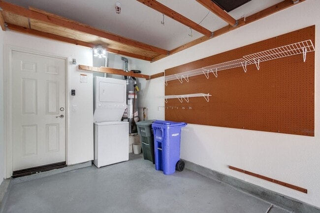 Building Photo - ***Available for move in on June 30, 2025*...