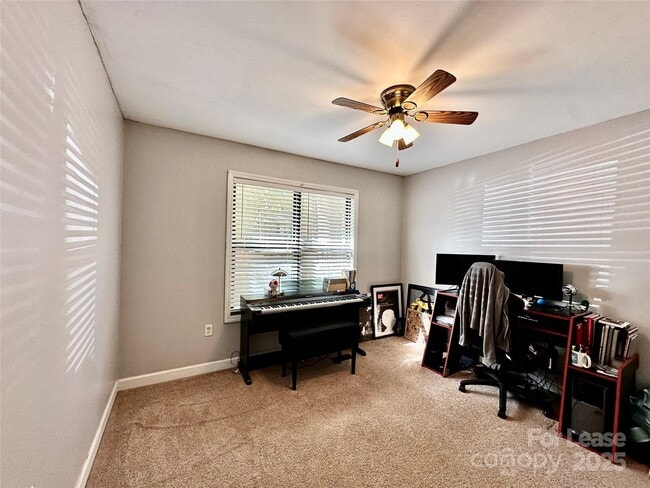 Building Photo - 392 Tall Oaks Trail