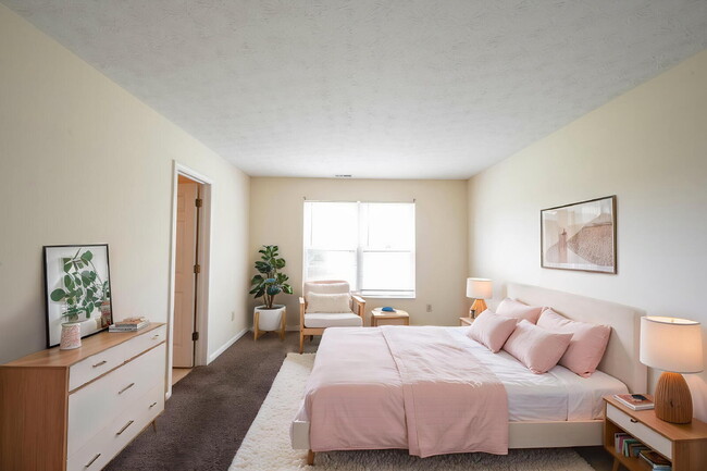 Building Photo - "Charming 3-Bed, 2-Bath Home in Indianapolis – Cozy 1196 Sq Ft Haven Awaits!"