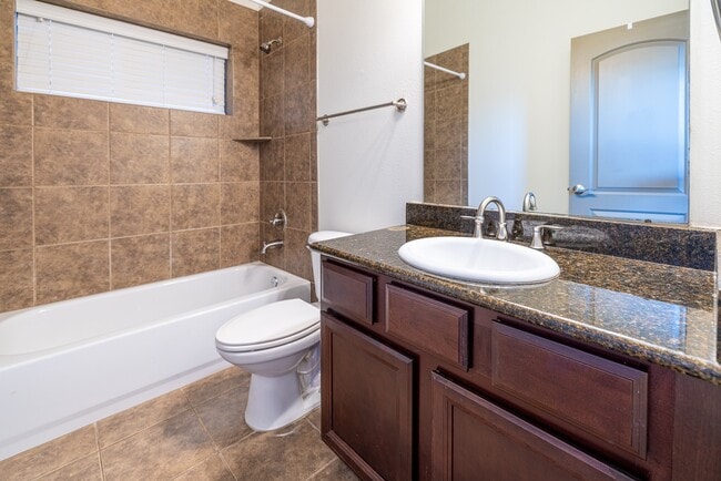 Building Photo - 10626 Clearview Villa Pl