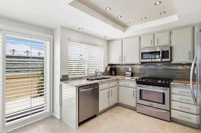 Building Photo - 41517 Armanac Ct