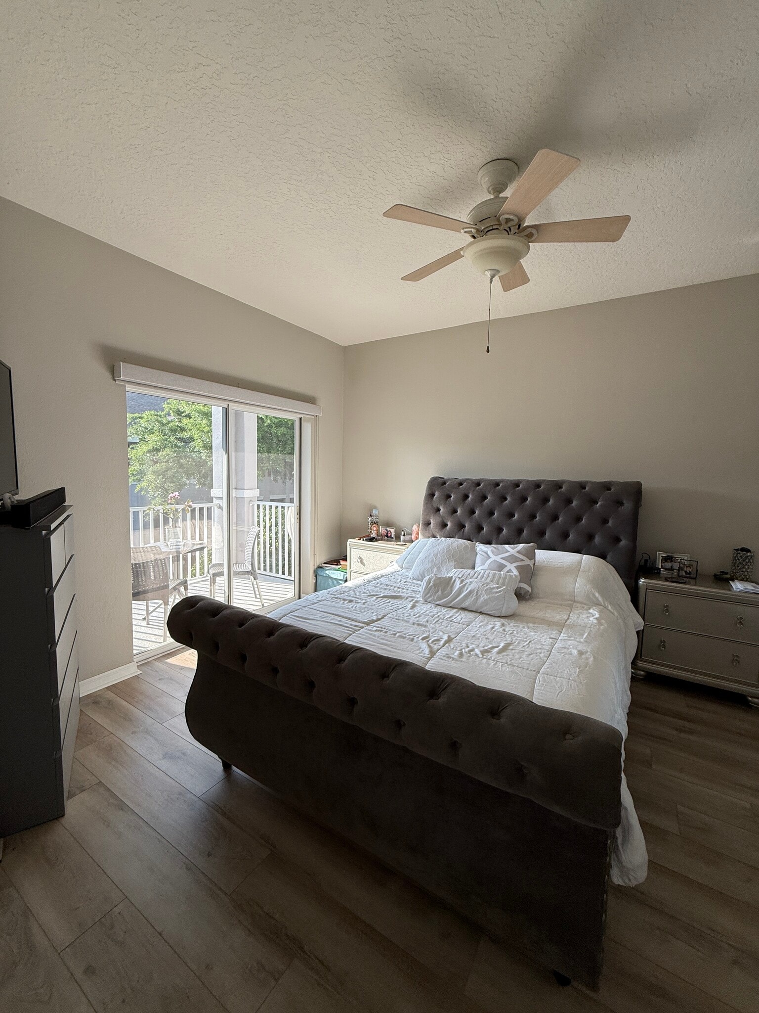 Primary bedroom with direct access to balcony - 9410 Georgian Park Ln
