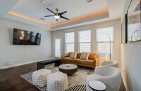 Building Photo - 1608b Bonner E St