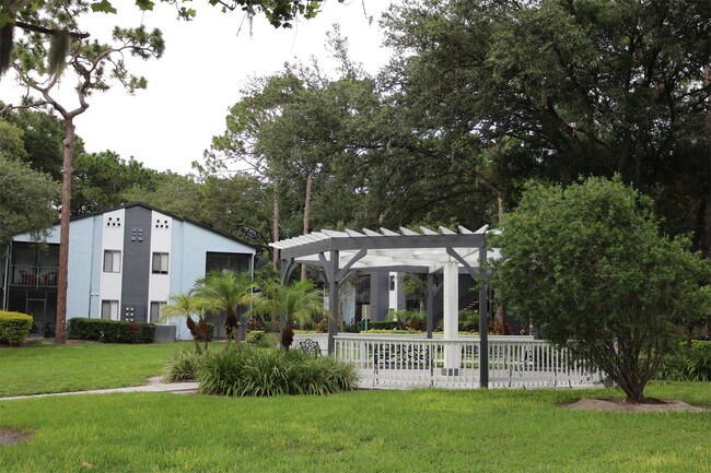 Building Photo - 202 Riverbend Dr