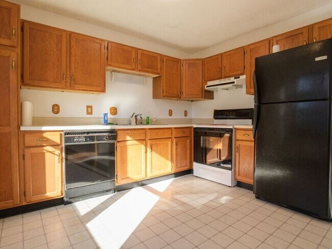 Building Photo - 7412 Pineleaf Dr