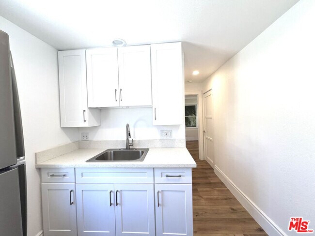 Building Photo - 1828 S Gramercy Pl