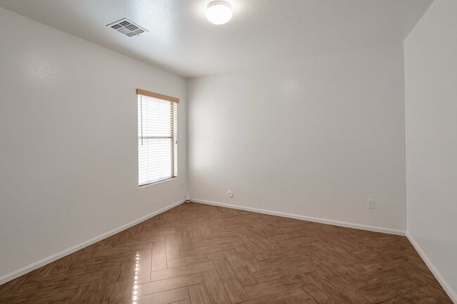 Building Photo - SPACIOUS 3 Bed 2 Bath Gilbert Home!!!