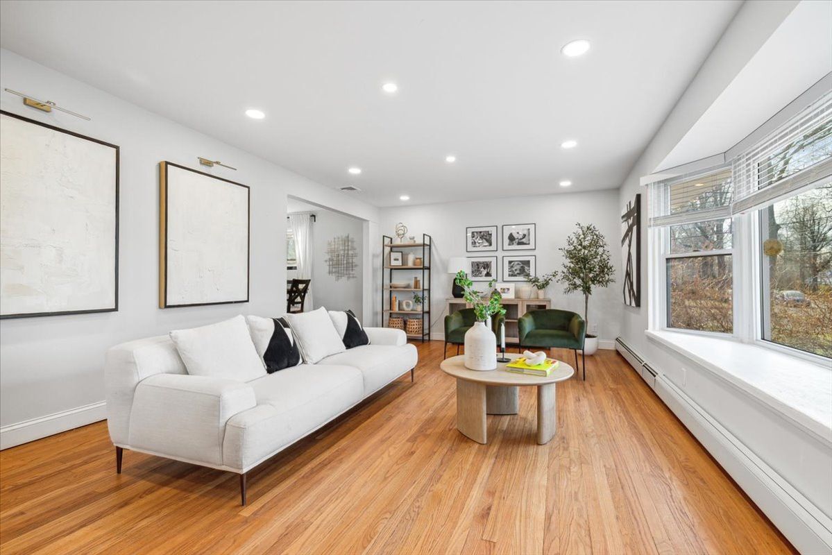 Building Photo - 16 Hickory Rd