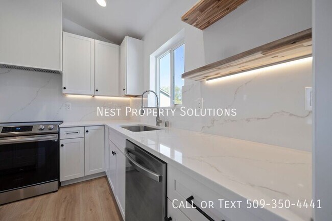 Building Photo - 914 N Washington Ct