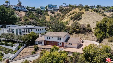 Building Photo - 1181 Somera Rd