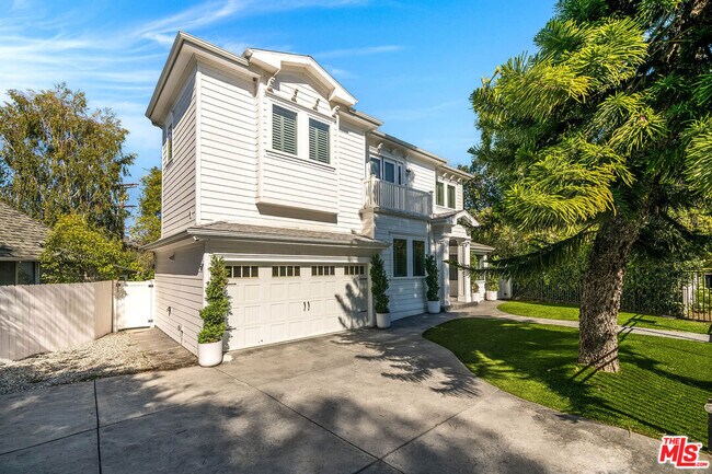 Building Photo - 4222 Woodman Ave
