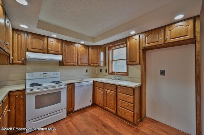 Building Photo - 189 Johnson St