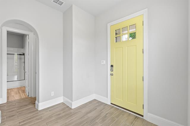 Building Photo - 500 Loma Alta Dr