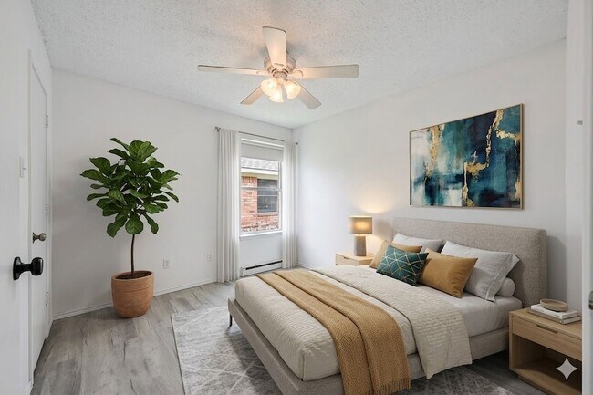 Building Photo - 809 Elbe Dr