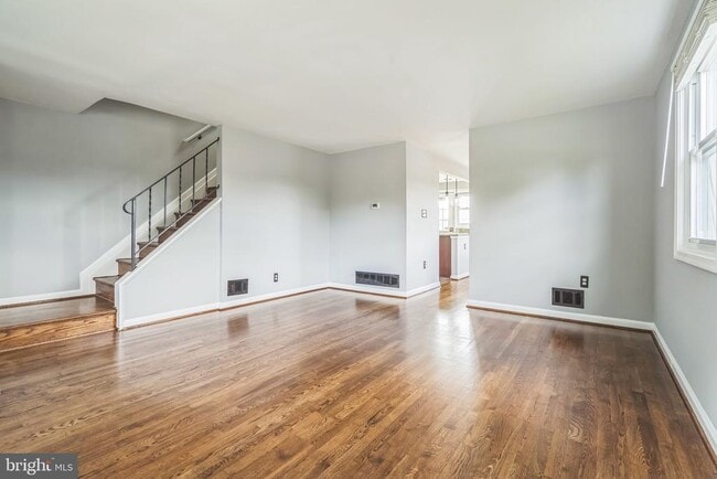 Building Photo - 5919 Daywalt Ave