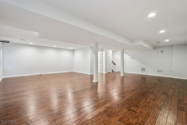 Building Photo - 84 Henning Terrace