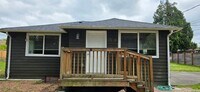 Building Photo - Lynnwood Bungalow 2BD/1BA $2295.00