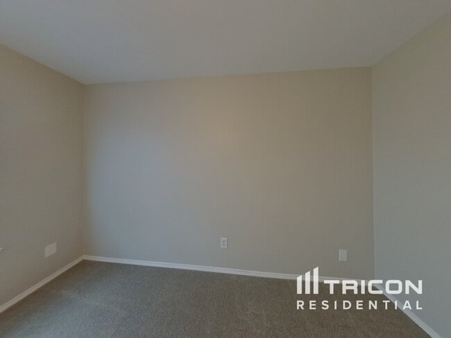 Building Photo - 4717 Deal Dr