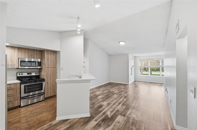 Building Photo - 437 Vista Isles Dr