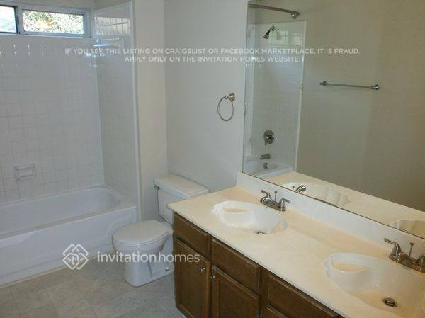 Building Photo - 1257 Moorfield Trce NW