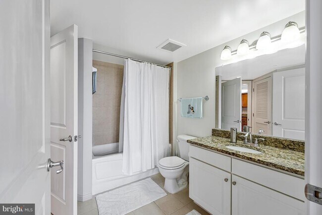 Building Photo - 11800 Sunset Hills Rd